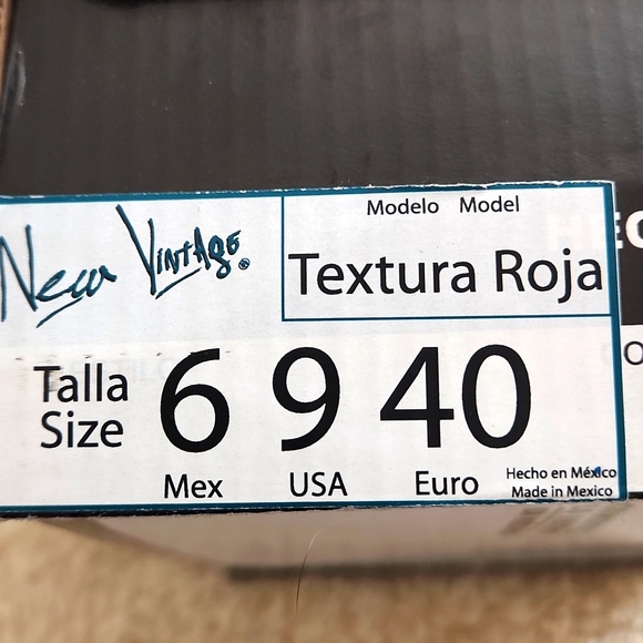 NWT IOB Vintage Women's Textura Rojo Slip-on Sneakers - Picture 13 of 13